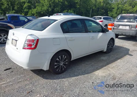 2008 Nissan Sentra 2.0S z USA, uszkodzony, nr VIN 3N1AB61EX8L696248